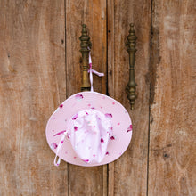 Load image into Gallery viewer, Seashells Wide Brim Hat